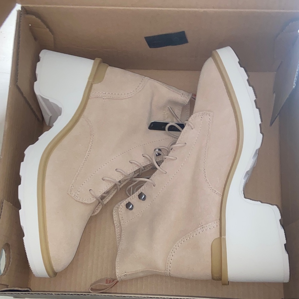 Sorel Sand Beige Lace-Up Ankle Boots - Picture 6 of 10